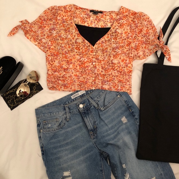❣️3/$30 Forever 21 Crop Top Floral Blouse - Picture 4 of 4